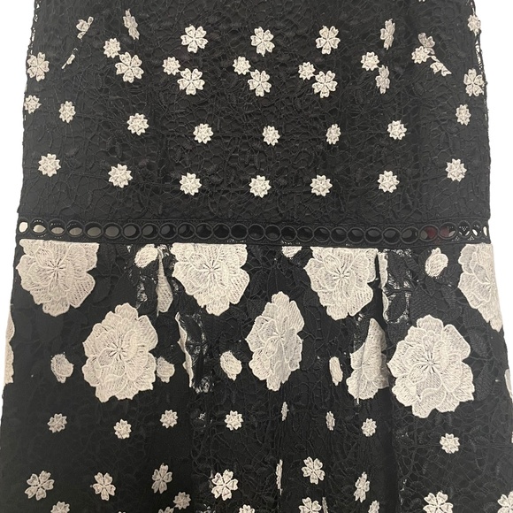 Monique Lhuillier Floral Rose Lace‎ Overlay Black & White Midi Dress Size 6 - Picture 3 of 9